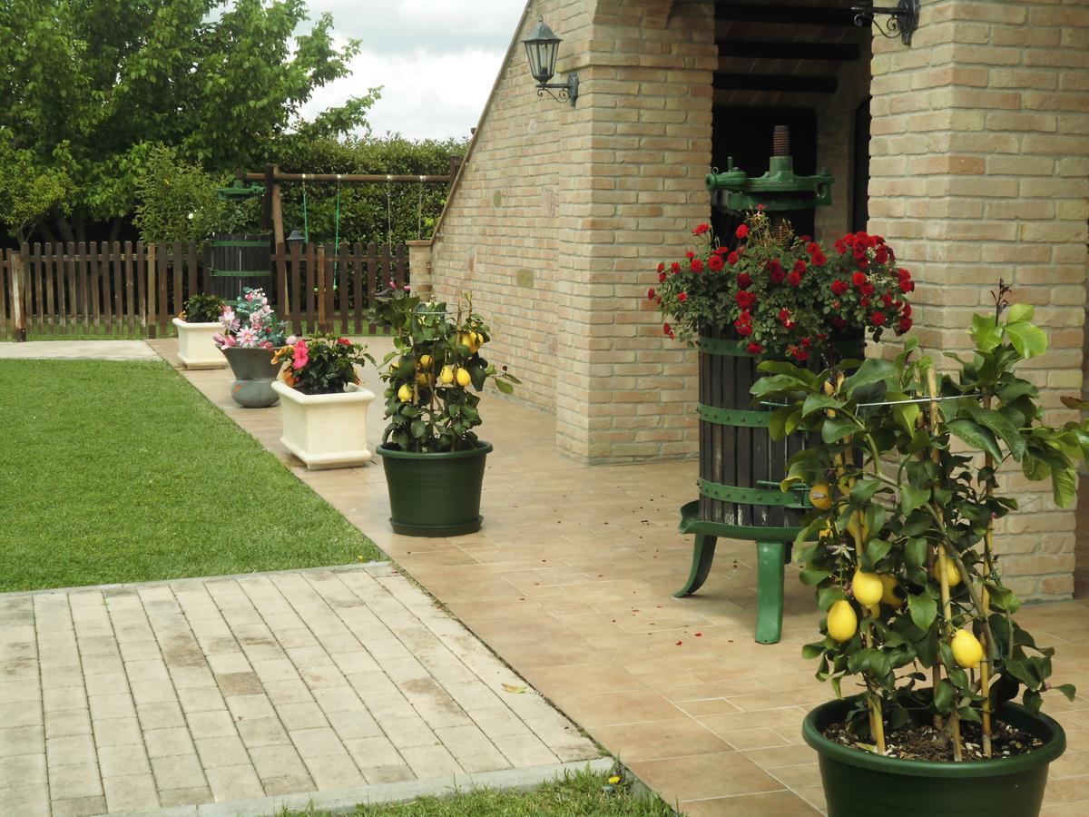 Bed and Breakfast Il Casale Della Fornace Бастия-Умбра Экстерьер фото